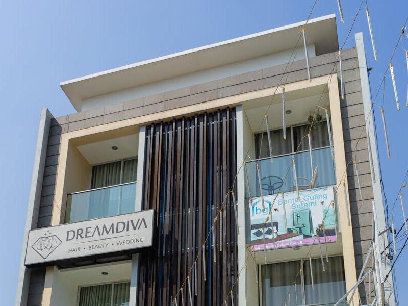 红多兹酒店-近塞特拉萨里商场4号 万隆 外观 照片